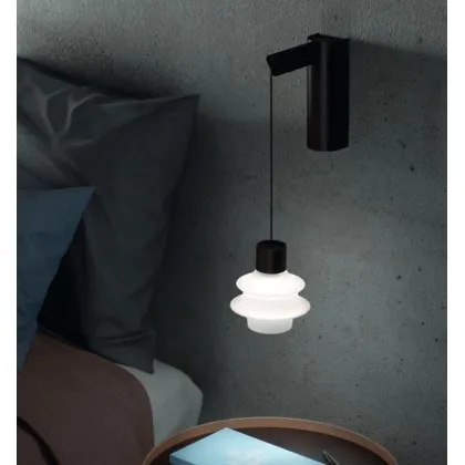 Zdjęcie Wykonana w Hiszpanii - lampa ścienna w dwóch opcjach wykończeniowych