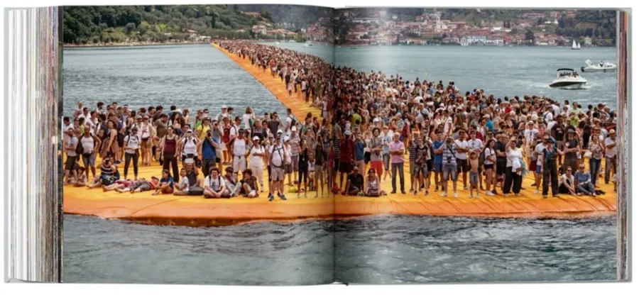 obrazek 6 Książka Christo and Jeanne-Claude. The Floating Piers, Art Edition No. 21–40 (Collage) - Taschen