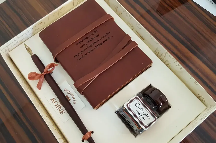 picture 3 Classic set - leather notebook, pen and ink