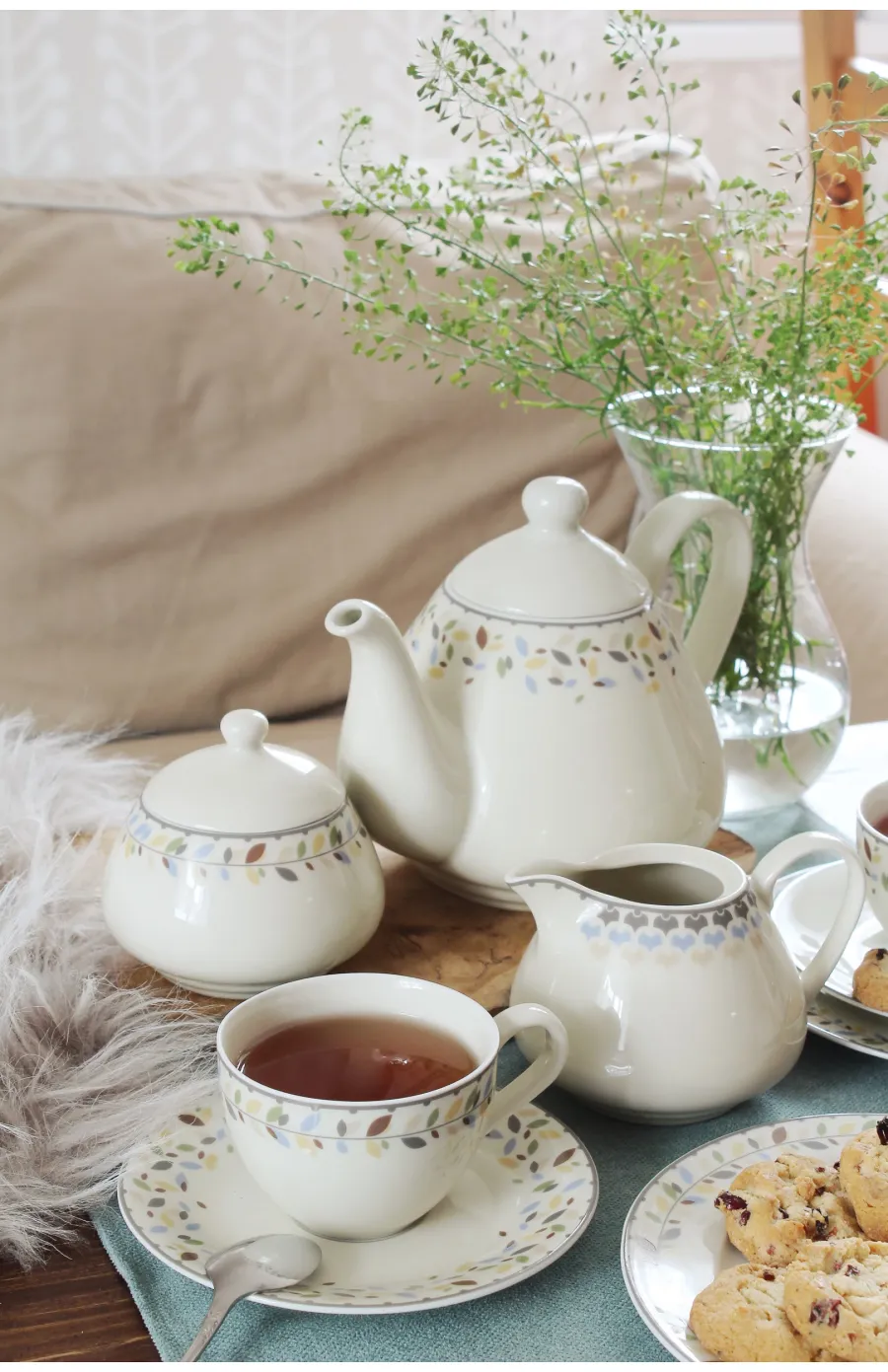 obrazek 3 Stylowa porcelanowa filiżanka ze spodkiem w kolorze kości słoniowej z  kolekcji NatureLine - wariant 1 – Leander