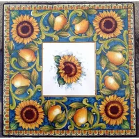 Zdjęcie Elegancki blat stołu ogrodowego wykonany z lawy wulkanicznej zdobiony słonecznikami - Ceramiche Valchida