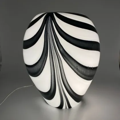 Zdjęcie Fantastyczna lampa z motywem zebry - idealny pomysł na prezent