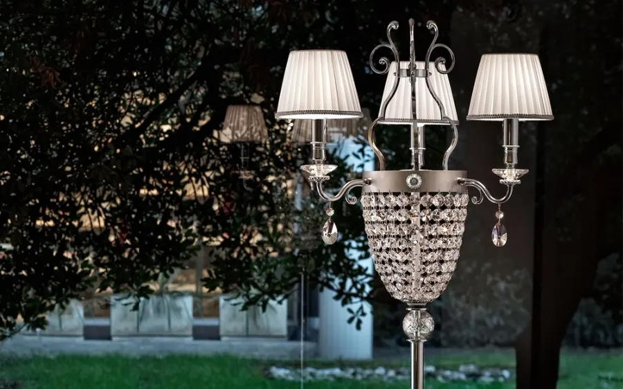 obrazek 5 Zjawiskowa, stojąca lampa do salonu na trzy żarówki