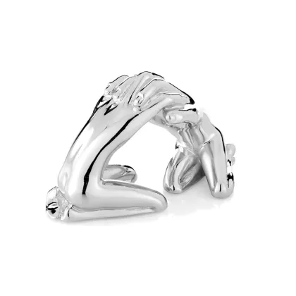 Zdjęcie Oryginalna rzeźba przedstawiająca uścisk