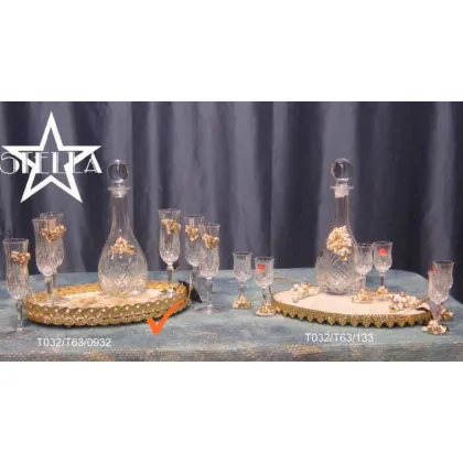 Picture Elegant beige tray decorated with golden grapes with 6 glasses and a carafe