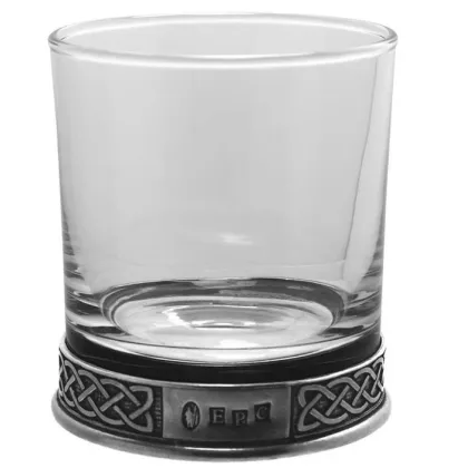 Zdjęcie Wysokiej jakości szklanka do whisky z celtyckim wzorem u podstawy