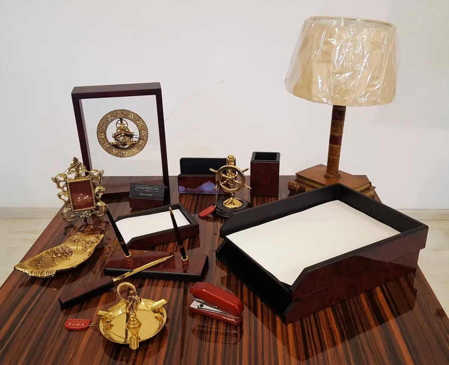 picture 4 Luxurious lamp with tiger figure