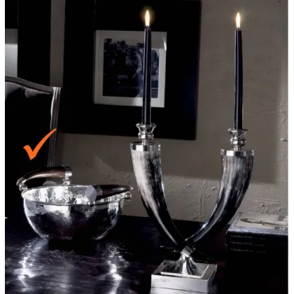 Zdjęcie Elegancka srebrzona mosiężna kuta misa z uchwytami z rogu