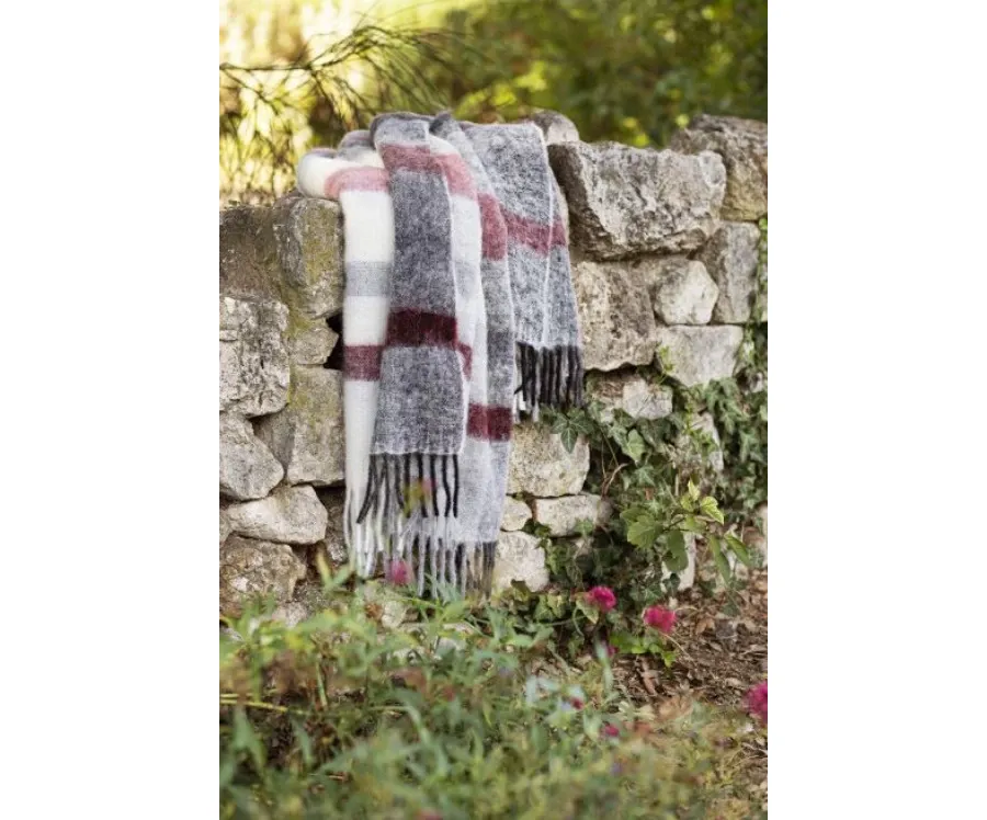 obrazek 3 Wysokiej jakości pled, koc Iseo Pivoine - 130x180 cm