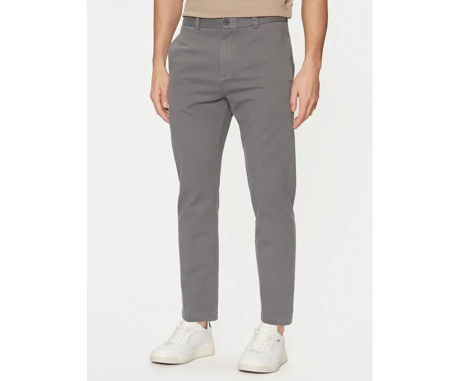 obrazek 1 HUGO Chinosy 50533851 Szary Slim Fit
