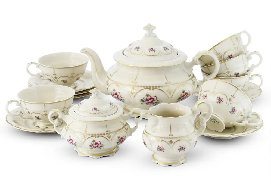 obrazek 1 Stylowy 15-elementowy zestaw do herbaty z porcelany z klasycznej kolekcji Bohemian rose ivory – Leander