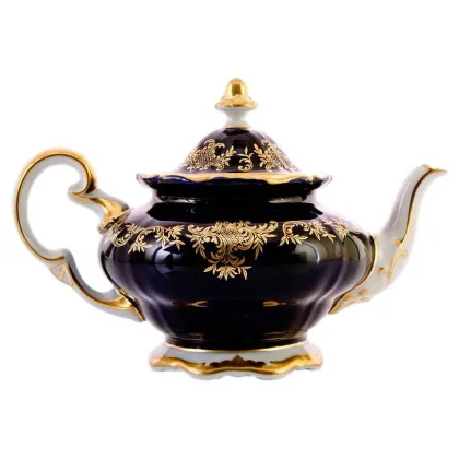 Zdjęcie Zdobiony dzbanek do herbaty