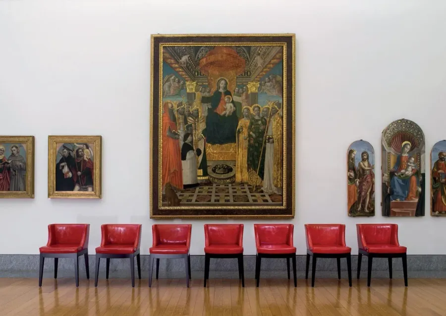 obrazek 2 Skórzane krzesło z niskim oparciem o niewielkich wymiarach – Mascheroni