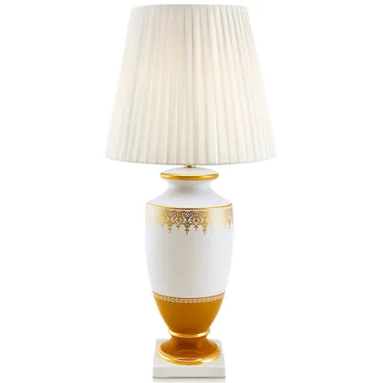 Zdjęcie Ceramiczna lampa zdobiona złotem