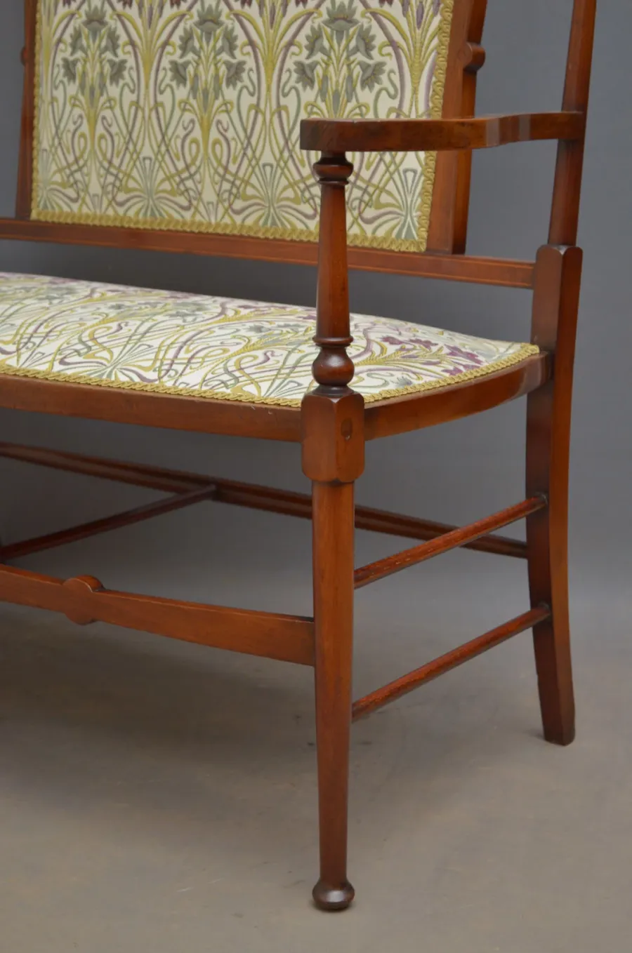 obrazek 3 Stylowa sofa w stylu secesyjnym, o profilowanej i inkrustowanej górnej poręczy,