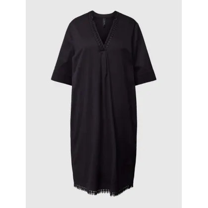 Zdjęcie Sukienka o długości do kolan z dekoltem w serek