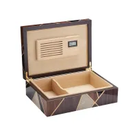 Zdjęcie Wyjątkowy cedrowy humidor na cygara w kolorach brązu