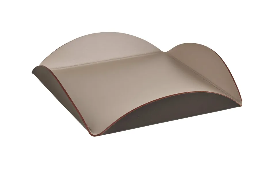 obrazek 1 Stylowa podkładka na stół 30x30xH2,5 cm ze skóry w kolorze cappuccino