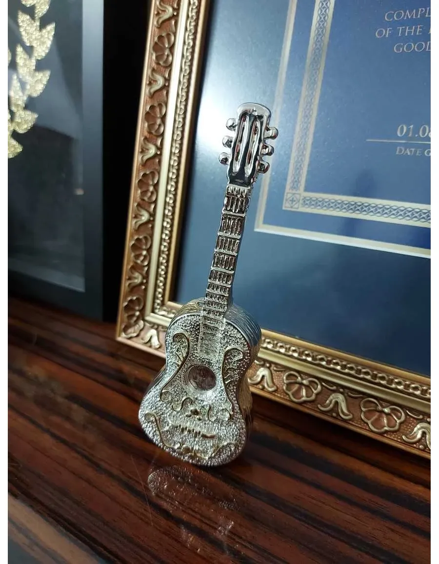 picture 3 Figure with a guitar - Astra Argenti
