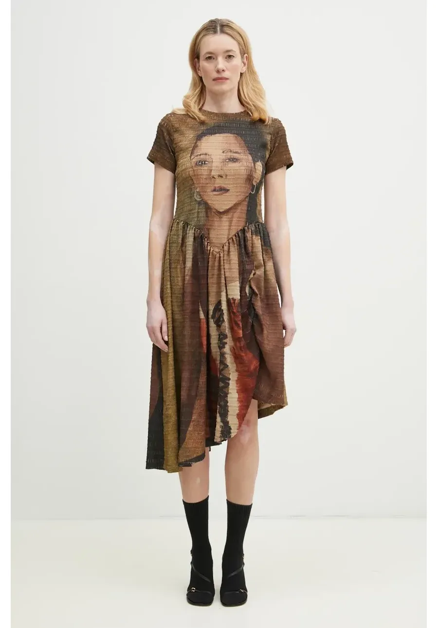 obrazek 1 Andersson Bell sukienka Remy Printed Shirring kolor beżowy mini rozkloszowana atb1271w