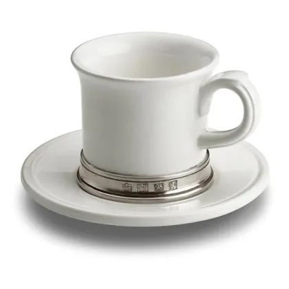 Zdjęcie Piękna biała filiżanka do espresso