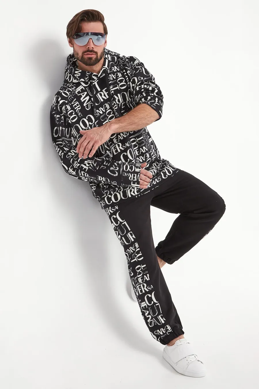 obrazek 1 Spodnie dresowe męskie VERSACE JEANS COUTURE Versace Jeans Couture
