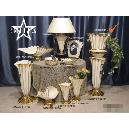 Picture A charming ceramic flower pot from Italy