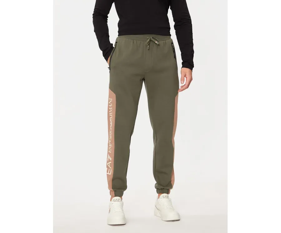 obrazek 1 EA7 Emporio Armani Spodnie dresowe 6DPP71 PJVTZ 1846 Zielony Regular Fit