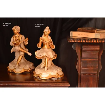 Zdjęcie Upominkowe figurki ceramiczne na biurko