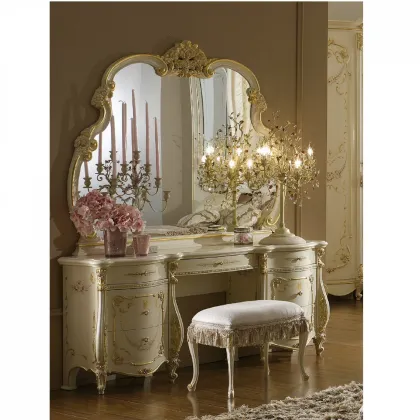 Zdjęcie Stylowa włoska barokowa toaletka do sypialni