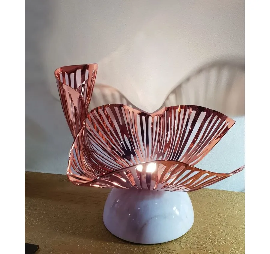 obrazek 2 Oryginalna lampa Lilly na biurko
