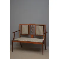 Zdjęcie Edwardiańska, mahoniowa i inkrustowana sofa o prostym i eleganckim designie