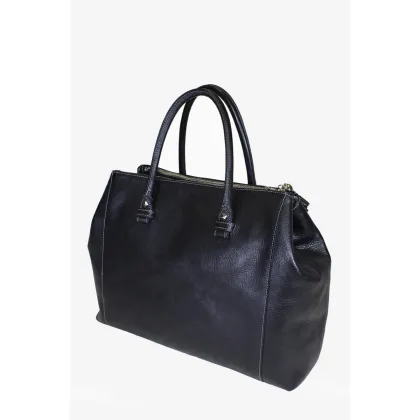 Zdjęcie Elegancka czarna torebka w klasycznym stylu - Terrida