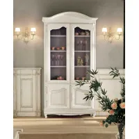 Zdjęcie Wyszukana szafka szklana w stylu prowansalskim - Interiors Italia