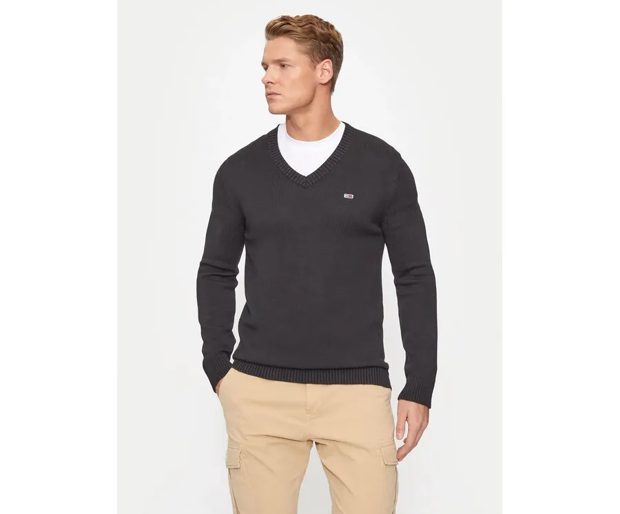 obrazek 1 Tommy Jeans Sweter Essential DM0DM19429 Czarny Slim Fit