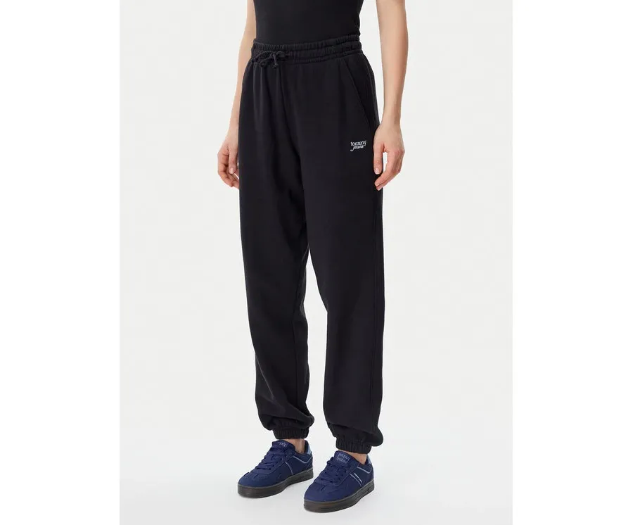 obrazek 1 Tommy Jeans Spodnie dresowe Script DW0DW20670 Czarny Relaxed Fit
