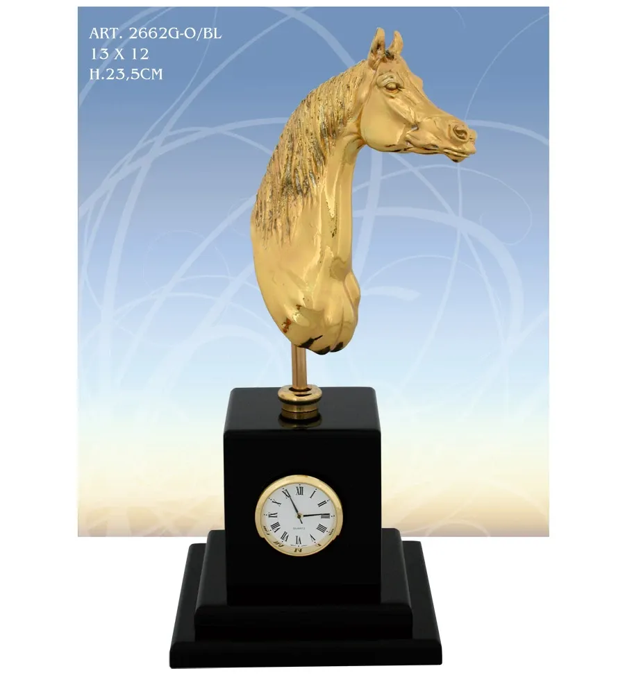 obrazek 1 Cudowna figura konia z zegarem na czarnej podstawie