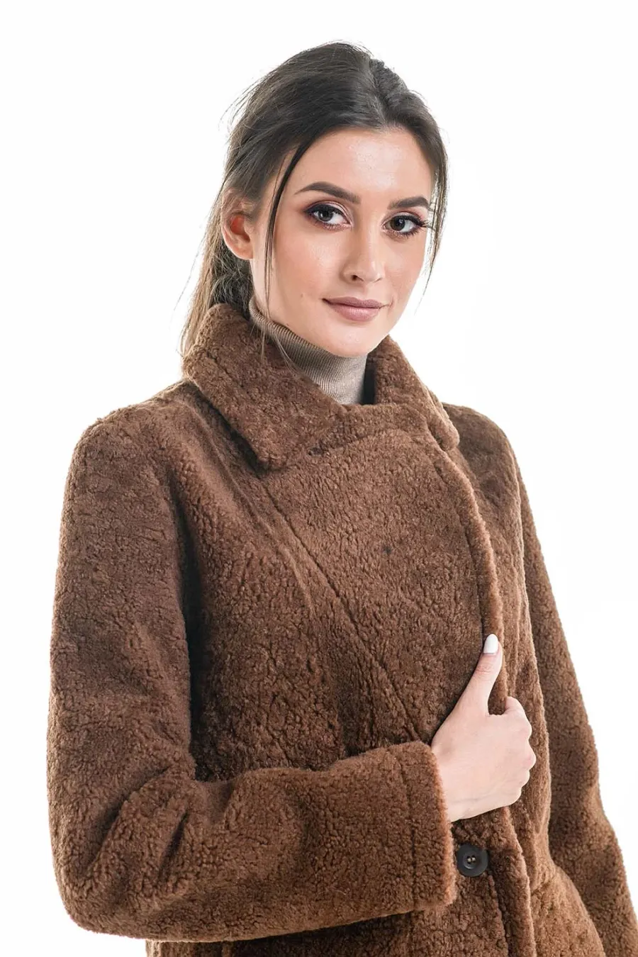 obrazek 9 Stylowy płaszcz z futra owczego - A&A Vesa