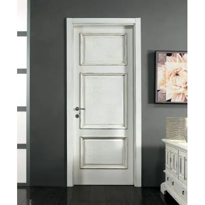 Zdjęcie Stylowe włoskie drzwi z postarzanym lakierem