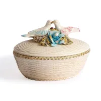 Zdjęcie Owalna misa ceramiczna z pięknymi zdobieniami