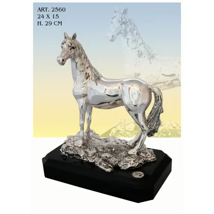 Zdjęcie Świetnie prezentująca się figura konia