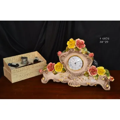 Picture A tasteful ceramic clock from an Italian manufacturer