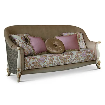 Zdjęcie Piękna trzyosobowa antyczna sofa do salonu