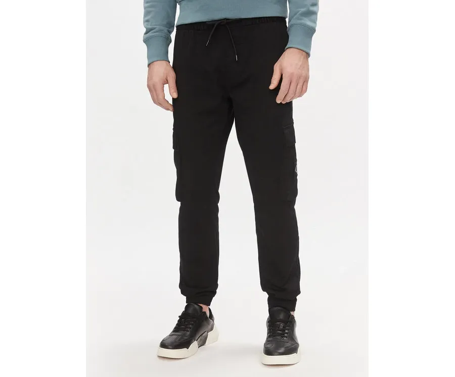 obrazek 1 Calvin Klein Jeans Spodnie dresowe J30J324696 Czarny Skinny Fit