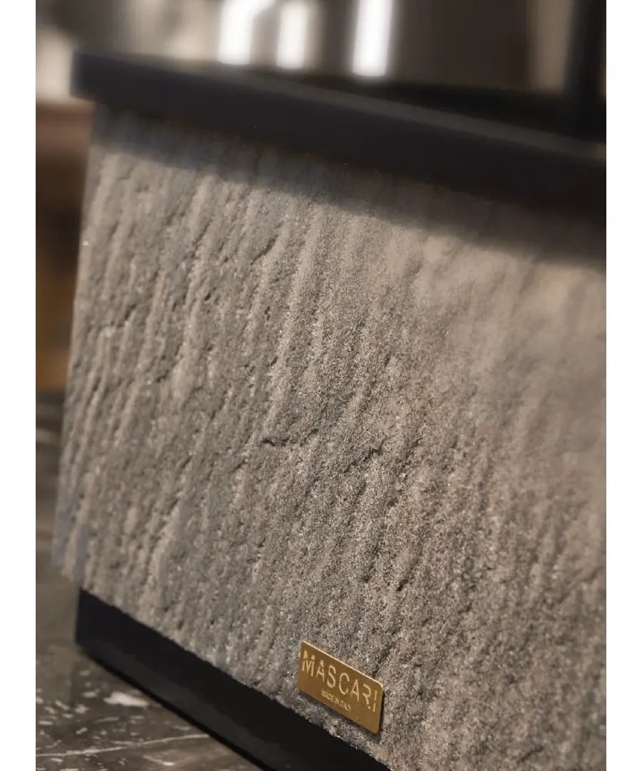 obrazek 2 Wyjątkowy pojemnik z drewnianą konstrukcją pokrytą naturalnym kamieniem