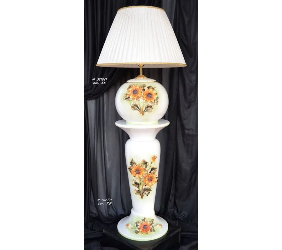 picture 1 Luxurious lamp