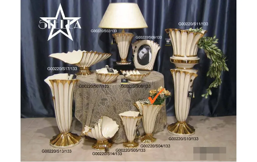 obrazek 1 Luksusowy ceramiczny wazon ze złotem