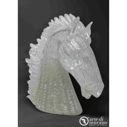 Zdjęcie Elegancka rzeźba głowy konia wykonana ze szkła Murano i srebra