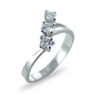 Zdjęcie Stylowy pierścionek Trilogy ze złota i wyjątkowych brylantów