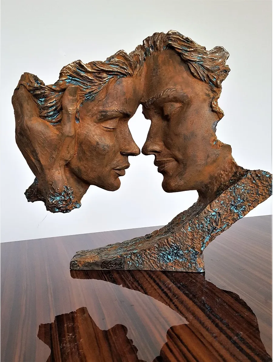 picture 11 Fantastic sculpture of two people in love